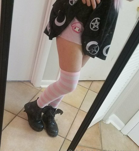 Foto di nudo di fuga di OnlyFans di Cosplayadore