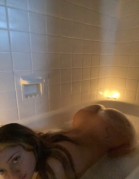 Foto di nudo di fuga di OnlyFans di Littlelanacat