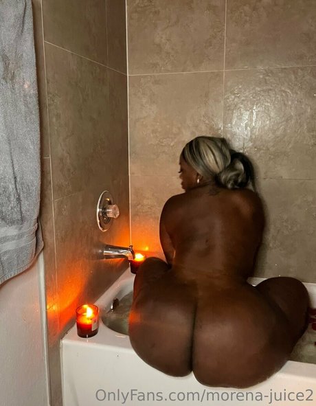 Foto di nudo di fuga di OnlyFans di Morenajuice2
