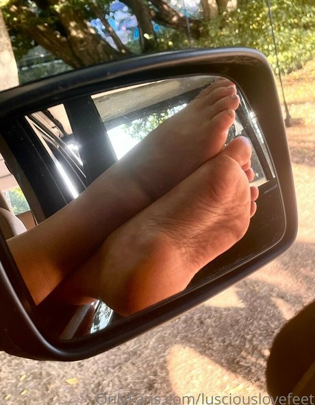 Foto di nudo di fuga di OnlyFans di Lusciouslovefeet