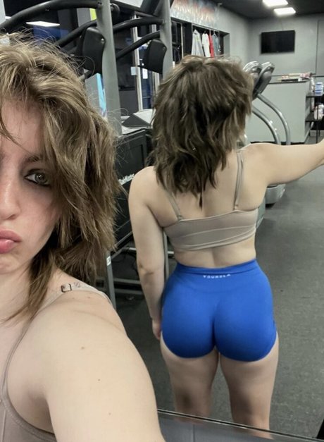 Foto di nudo di fuga di OnlyFans di Nadia Dubeac