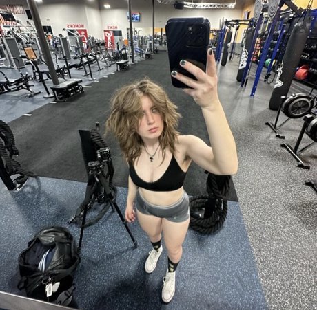 Foto di nudo di fuga di OnlyFans di Nadia Dubceac