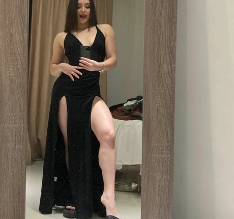 Foto di nudo di fuga di OnlyFans di Daniela Flores