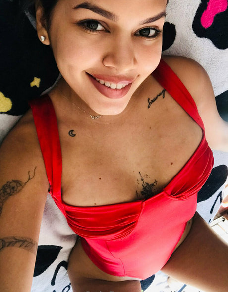Foto di nudo di fuga di OnlyFans di Oliviajones2