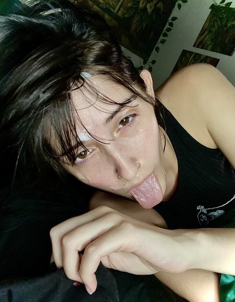 Foto di nudo di fuga di OnlyFans di Sluttycorpse