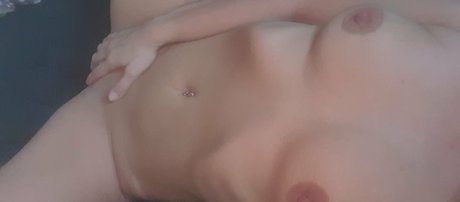 Foto di nudo di fuga di OnlyFans di Flyvertinnen