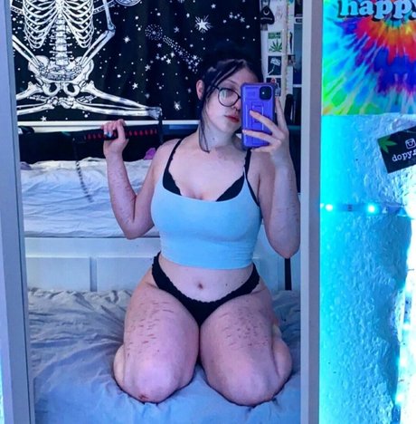 Foto di nudo di fuga di OnlyFans di Itsjustacigarette