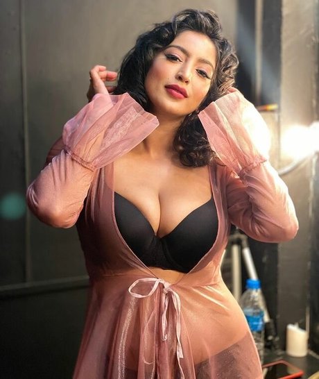 Foto di nudo di fuga di OnlyFans di Vaibhavi Joshi