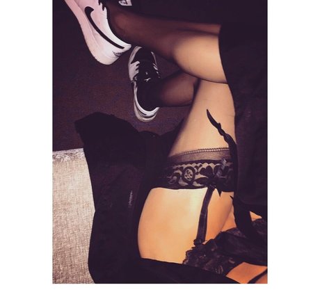 Foto di nudo di fuga di OnlyFans di Luvluvuxuluvluv