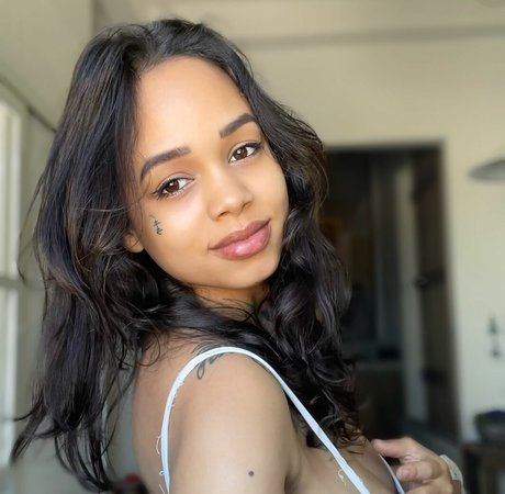 Foto di nudo di fuga di OnlyFans di Tauana Muniz