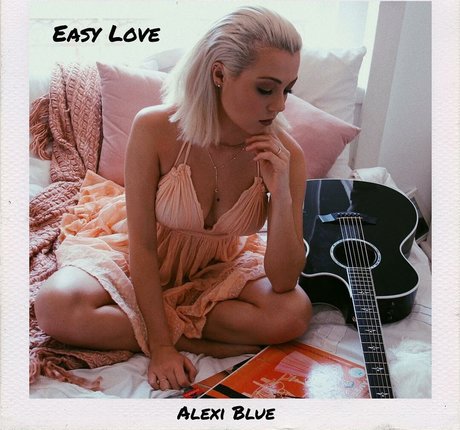 Foto di nudo di fuga di OnlyFans di Alexi Blue