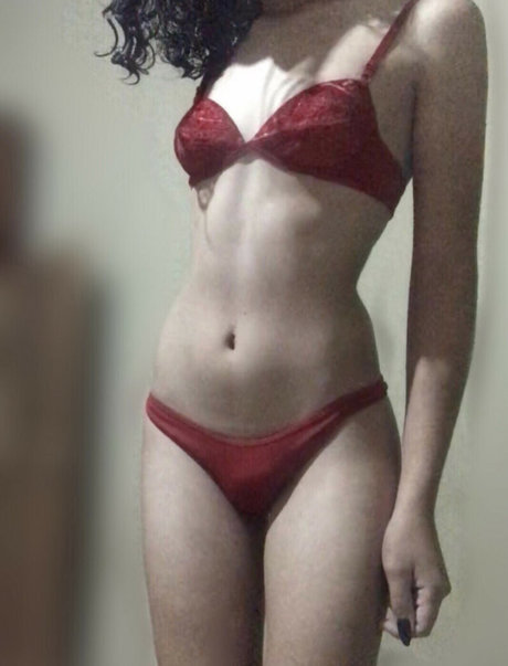 Foto di nudo di fuga di OnlyFans di Myrjulia