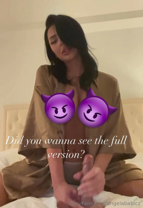 Foto di nudo di fuga di OnlyFans di Angela Babicz