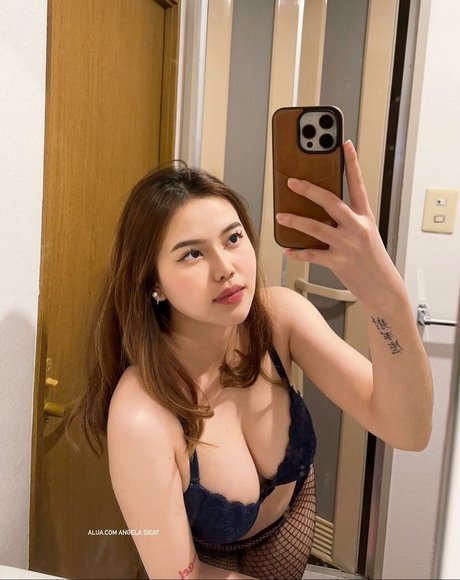 Foto di nudo di fuga di OnlyFans di Angelaa5