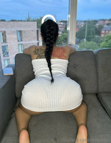 Foto di nudo di fuga di OnlyFans di Minaxross