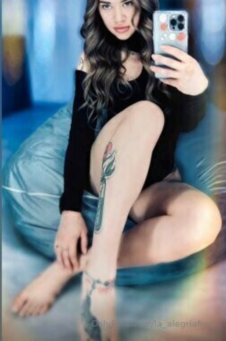 Foto di nudo di fuga di OnlyFans di Laalegriafree