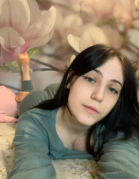 Foto di nudo di fuga di OnlyFans di Merryencyy