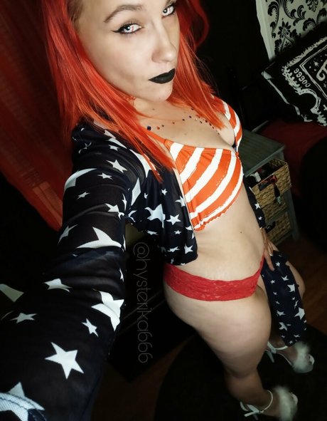 Foto di nudo di fuga di OnlyFans di Hystericka666