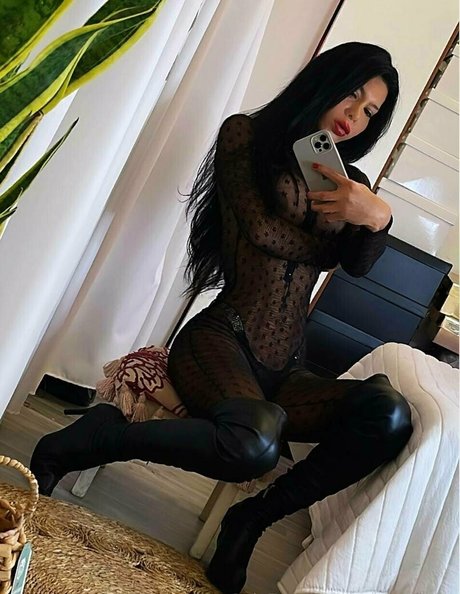 Foto di nudo di fuga di OnlyFans di Yoursofiats