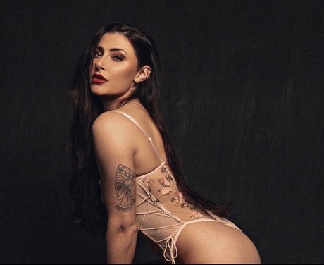 Foto di nudo di fuga di OnlyFans di Ilselyannoor