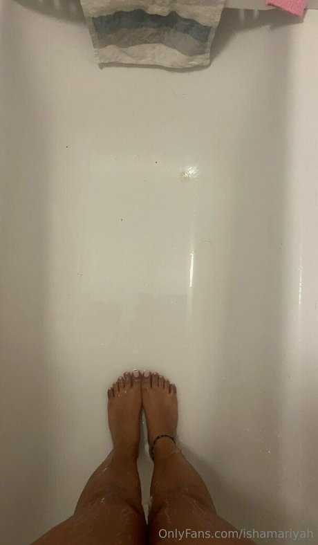 Foto di nudo di fuga di OnlyFans di Isha Mariyah