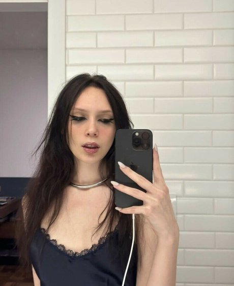 Foto di nudo di fuga di OnlyFans di Becarol