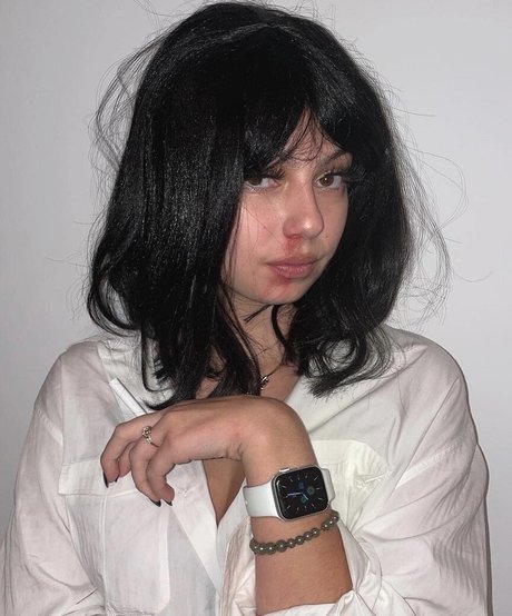 Foto di nudo di fuga di OnlyFans di Elena Lukin