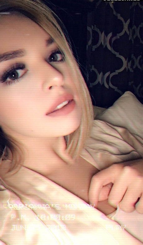 Foto di nudo di fuga di OnlyFans di Adrianna Gavazzi