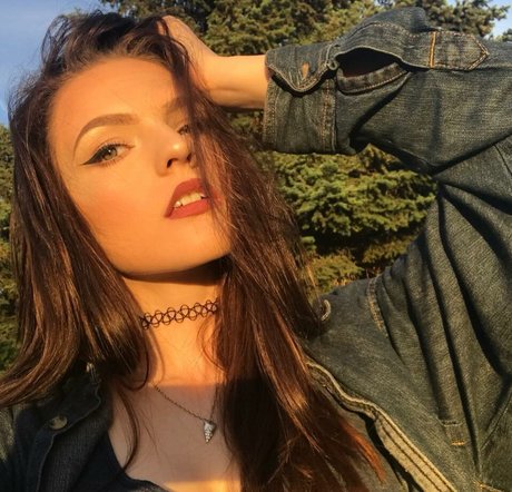 Foto di nudo di fuga di OnlyFans di Rhiannon Jena