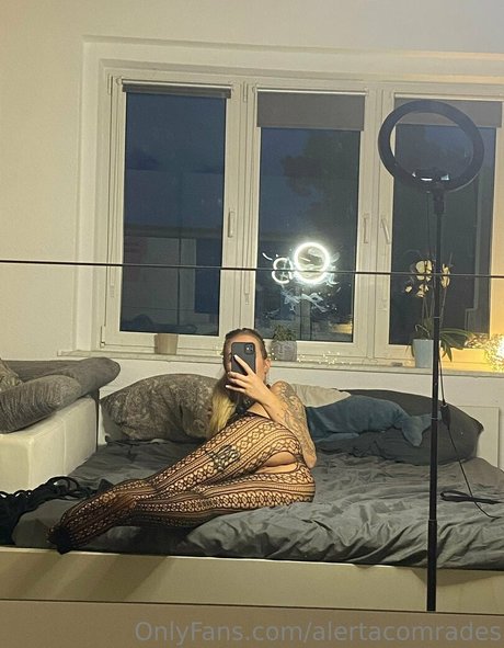 Foto di nudo di fuga di OnlyFans di Alertacomrades