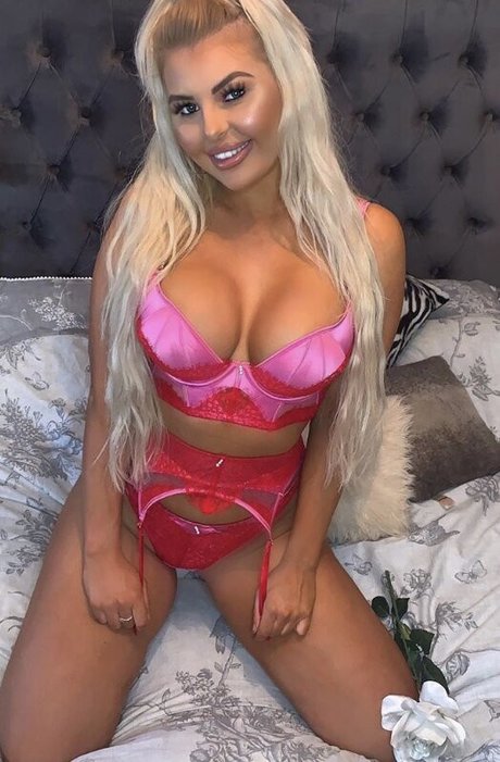 Foto di nudo di fuga di OnlyFans di Chloe Gabrielle Chaloner