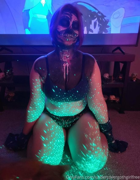 Undercovergothgirlfree