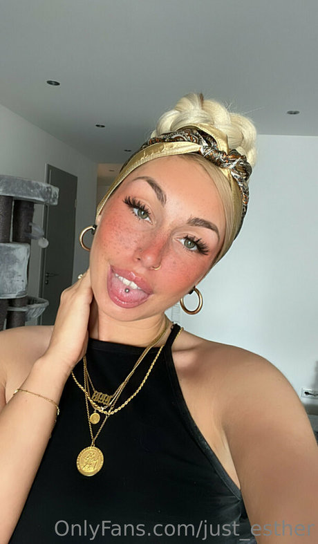 Foto di nudo di fuga di OnlyFans di Estherjizz