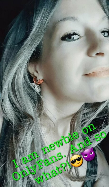 Foto di nudo di fuga di OnlyFans di Nantis