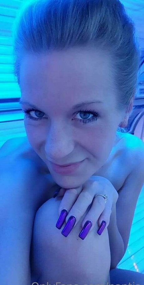 Foto di nudo di fuga di OnlyFans di Nantis