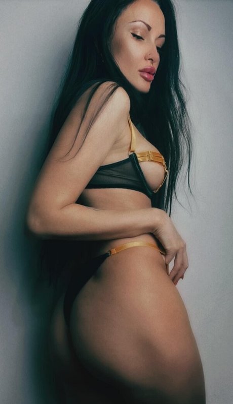 Tamila Flirt Couture