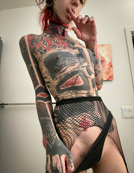 Foto di nudo di fuga di OnlyFans di Kotamorgue