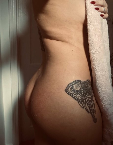 Nakedgirloninternet