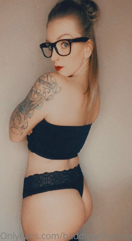 Foto di nudo di fuga di OnlyFans di Baddiewithanosering