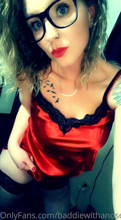 Foto di nudo di fuga di OnlyFans di Baddiewithanosering
