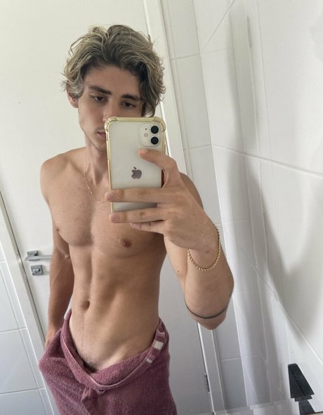 Foto di nudo di fuga di OnlyFans di Dieghodolttih