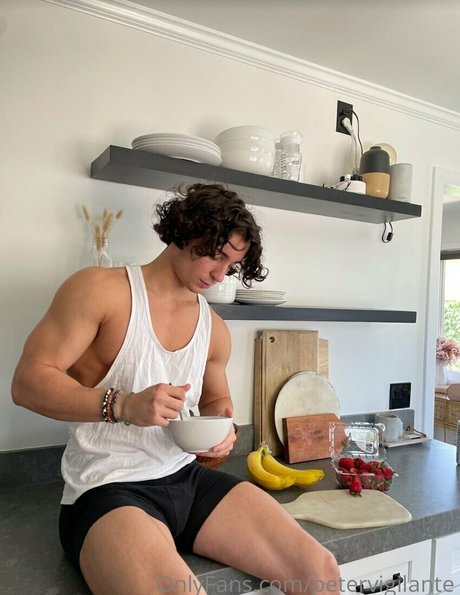 Foto di nudo di fuga di OnlyFans di Petervigilante