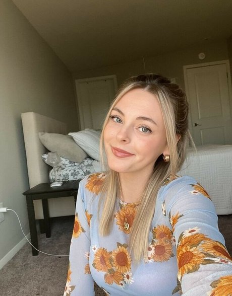 Foto di nudo di fuga di OnlyFans di Beez Asmr