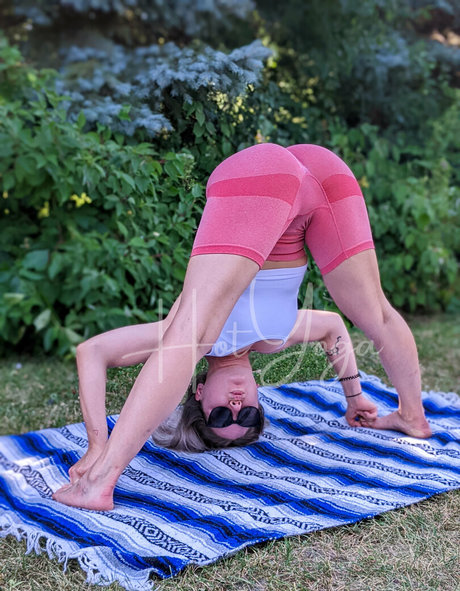 Foto di nudo di fuga di OnlyFans di Hotyoga
