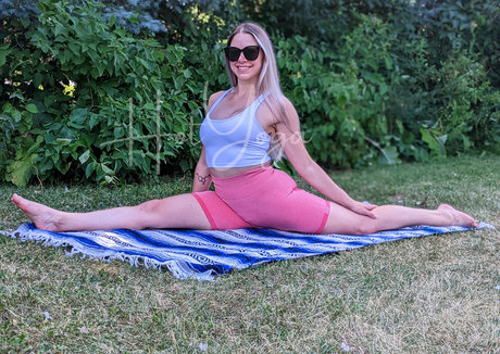 Foto di nudo di fuga di OnlyFans di Hotyoga