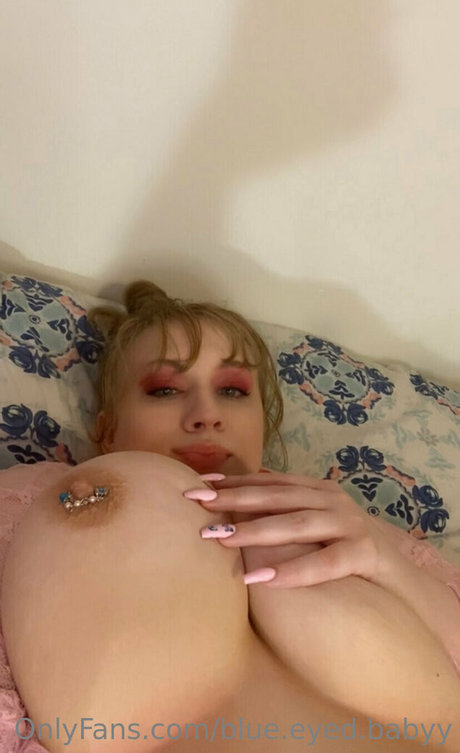 Foto di nudo di fuga di OnlyFans di Blueeyedbabyy