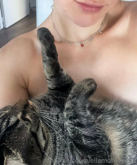 Foto di nudo di fuga di OnlyFans di Ellamontoya4u