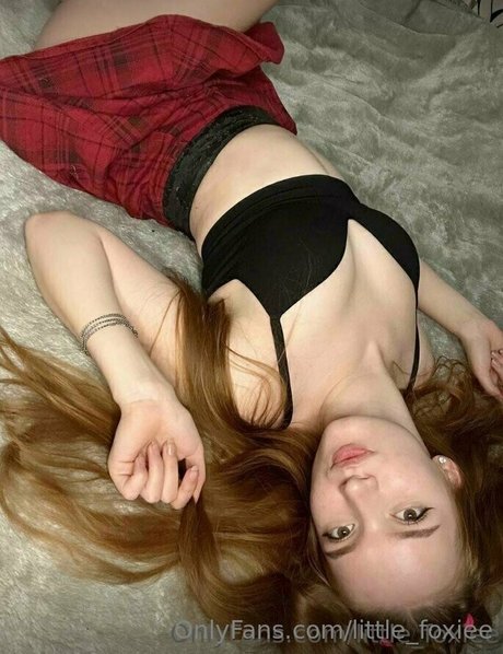 Foto di nudo di fuga di OnlyFans di Littlefoxiee