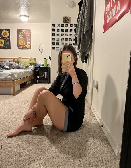 Foto di nudo di fuga di OnlyFans di Pretty Little Feet