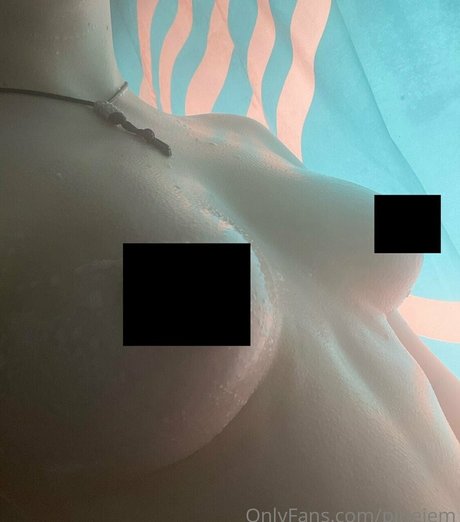 Foto di nudo di fuga di OnlyFans di Pinejem